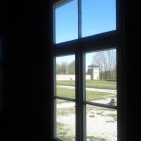 3.Blick aus einer Baracke