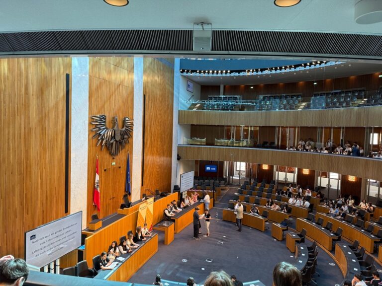 Die 4e bei der Profiehrung im Parlament!